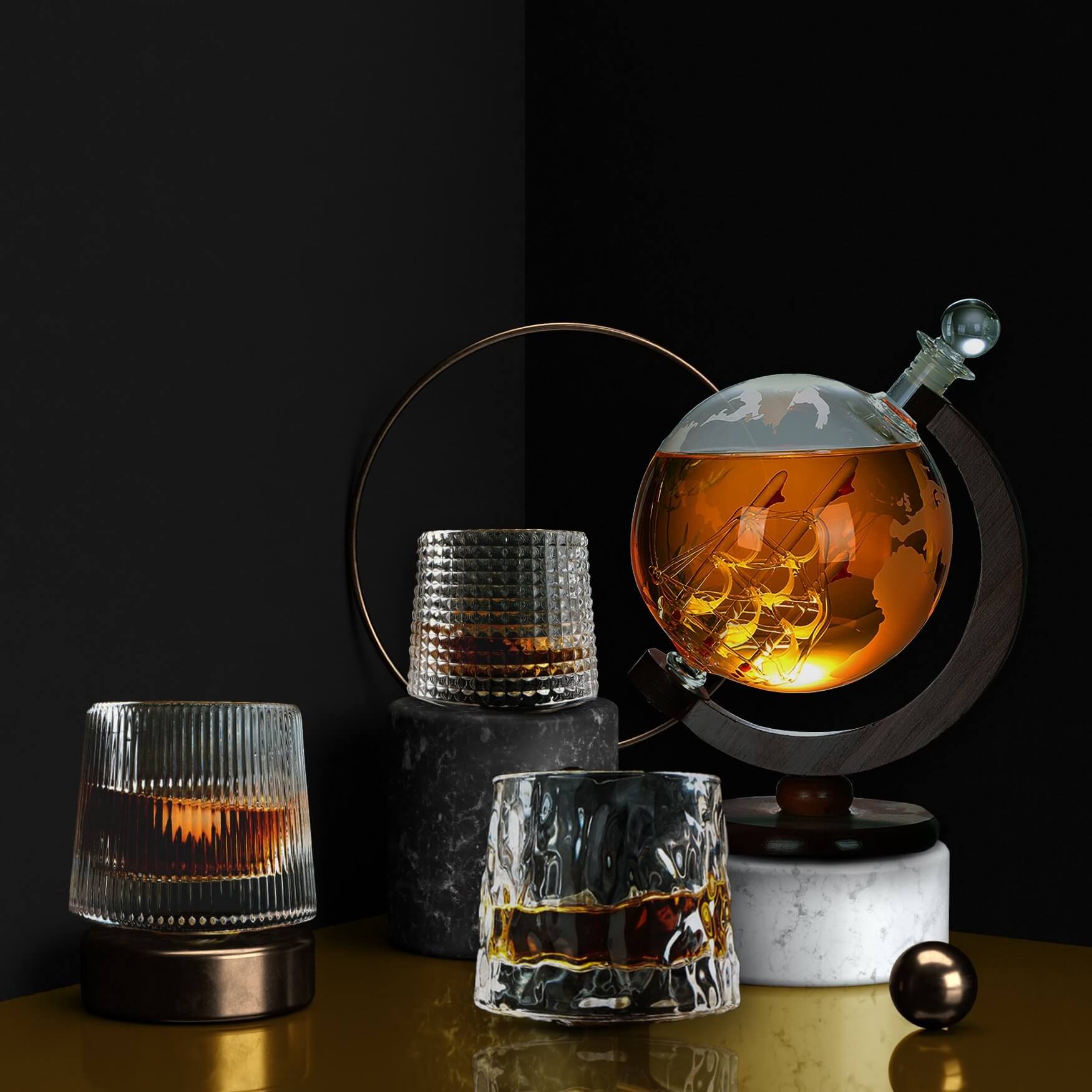 https://www.whiskira.com/cdn/shop/products/whiskey-lover-set-whiskey-whisky-spirits-drinks-glass-premium-craftmanship-globe-decanter-1-sw.jpg?v=1680156301&width=1946